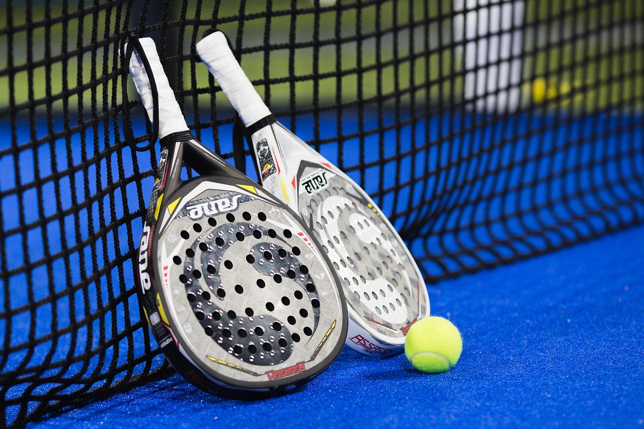 Cambiar el overgrip de una pala de padel o de una raqueta de tenis